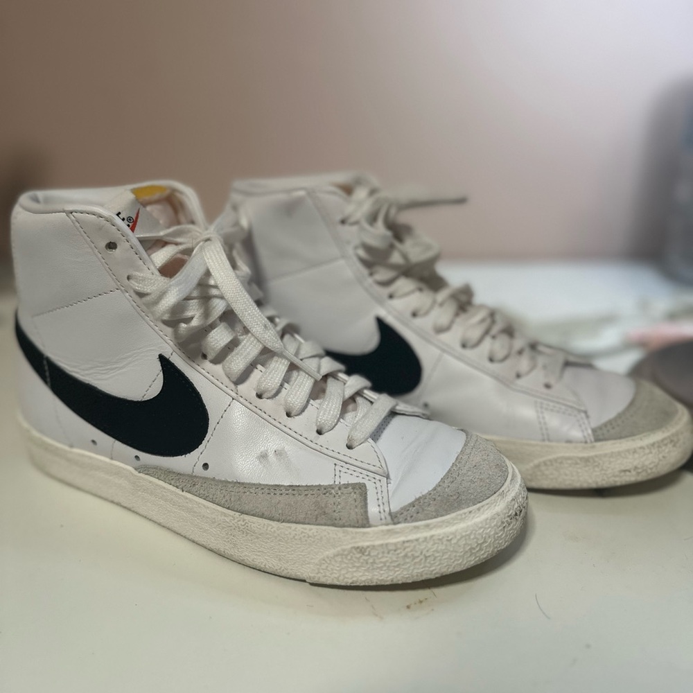 Nike Blazer Mid white and black trainers size 8.5